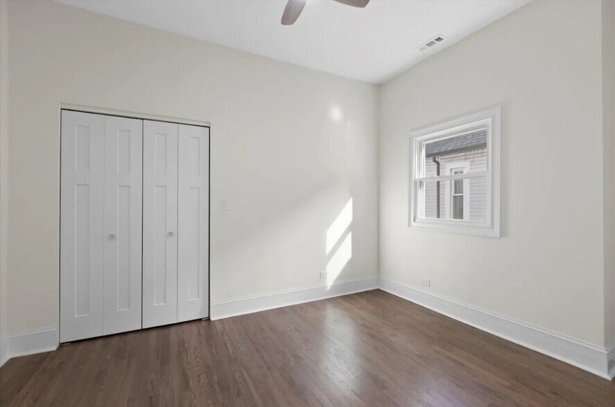 Building Photo - 5849 S Princeton Ave