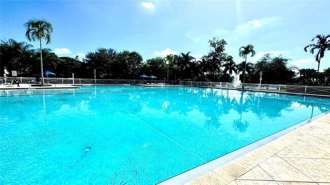 Building Photo - 139 NE 27th Terrace