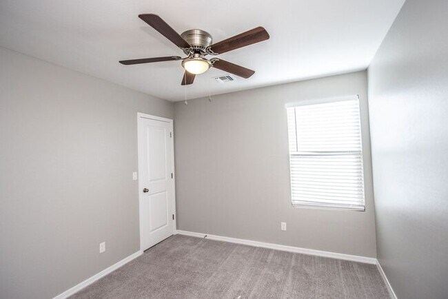 Building Photo - Home at Mission Royal Resort Living Community! 5bd 3ba 2688sqft!