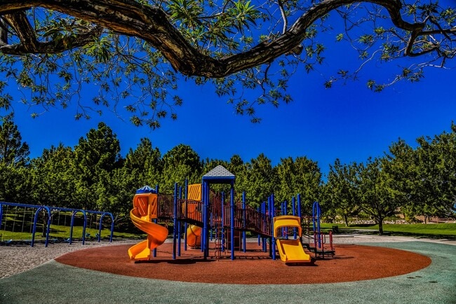 Building Photo - Welcome Home!  One Store Home