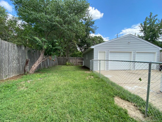 Building Photo - Remodeled 4 Bedroom 3 bath Home