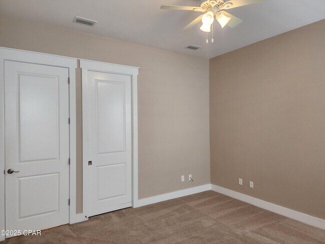 Building Photo - 3816 Mariner Dr