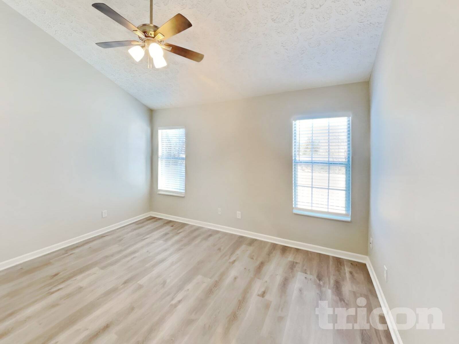 Building Photo - 2773 Riverbend Dr