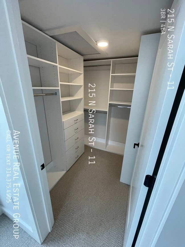 Building Photo - 215 N Sarah St