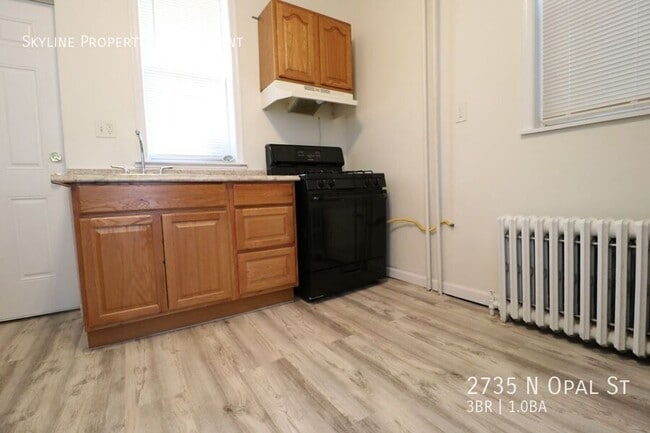 Building Photo - 2735 N Opal St