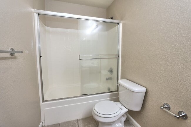 Building Photo - Beautiful 4 Bed 3 full bath Natomas Home!!