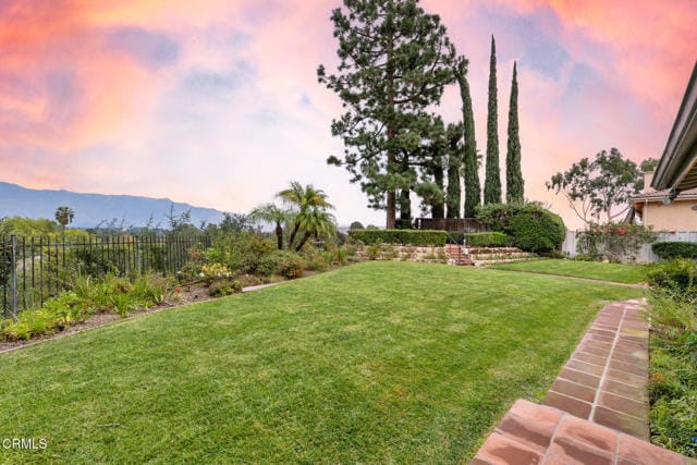 Building Photo - 1370 Cresthaven Dr