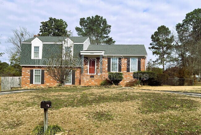 Primary Photo - 5449 Thompson Cir
