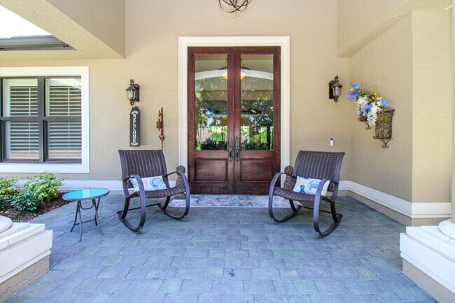 Building Photo - ** THE MOORINGS ** SINGLE FAMILY HOME 3 PL...