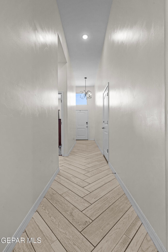 Building Photo - 3729 Surmise St