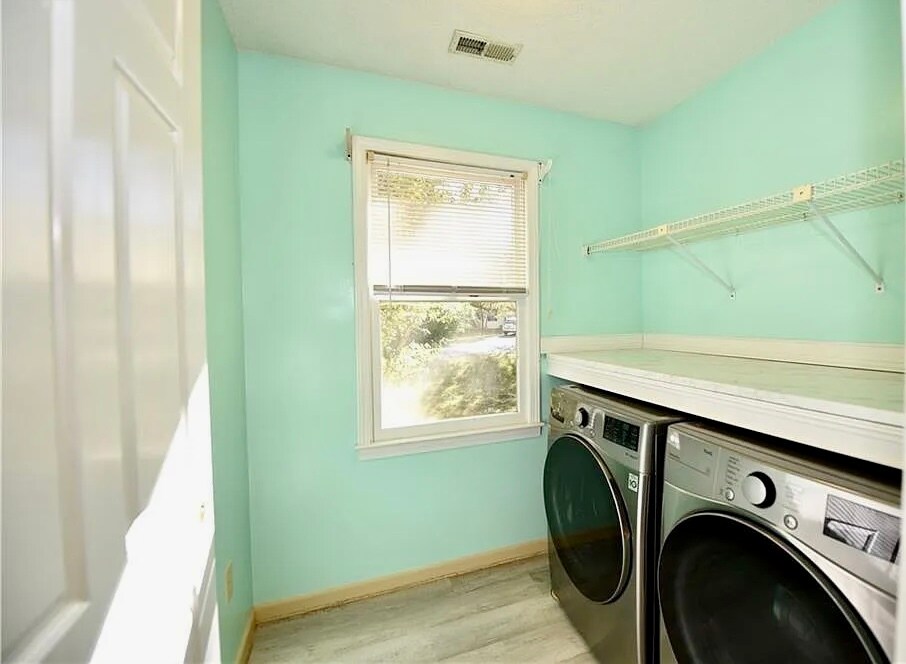 Building Photo - 510 Squire Cir
