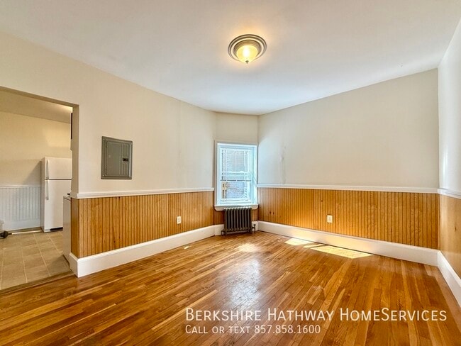 Primary Photo - 2 Cypress St