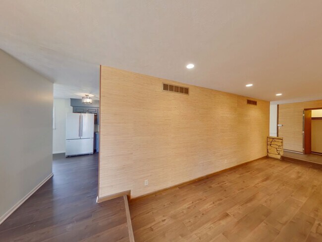 Building Photo - 7761 Killarney Ct