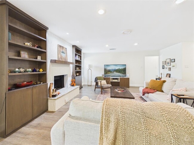 Building Photo - 12600 Esplanade St