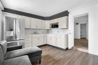 Building Photo - 14970 Leisure Dr