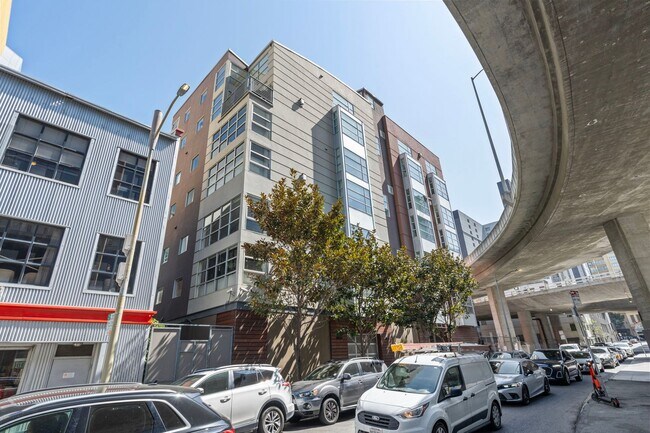 Building Photo - Large Updated SoMa Apartment!