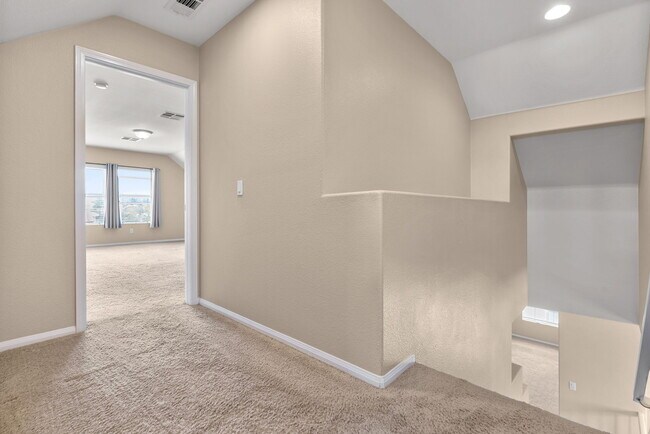 Building Photo - 33822 Temecula Creek Rd