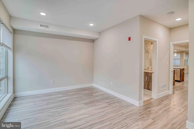 Building Photo - 2222 Frankford Ave