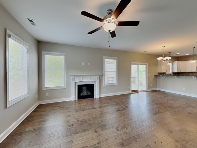 Building Photo - 105 Hilldebrant Dr