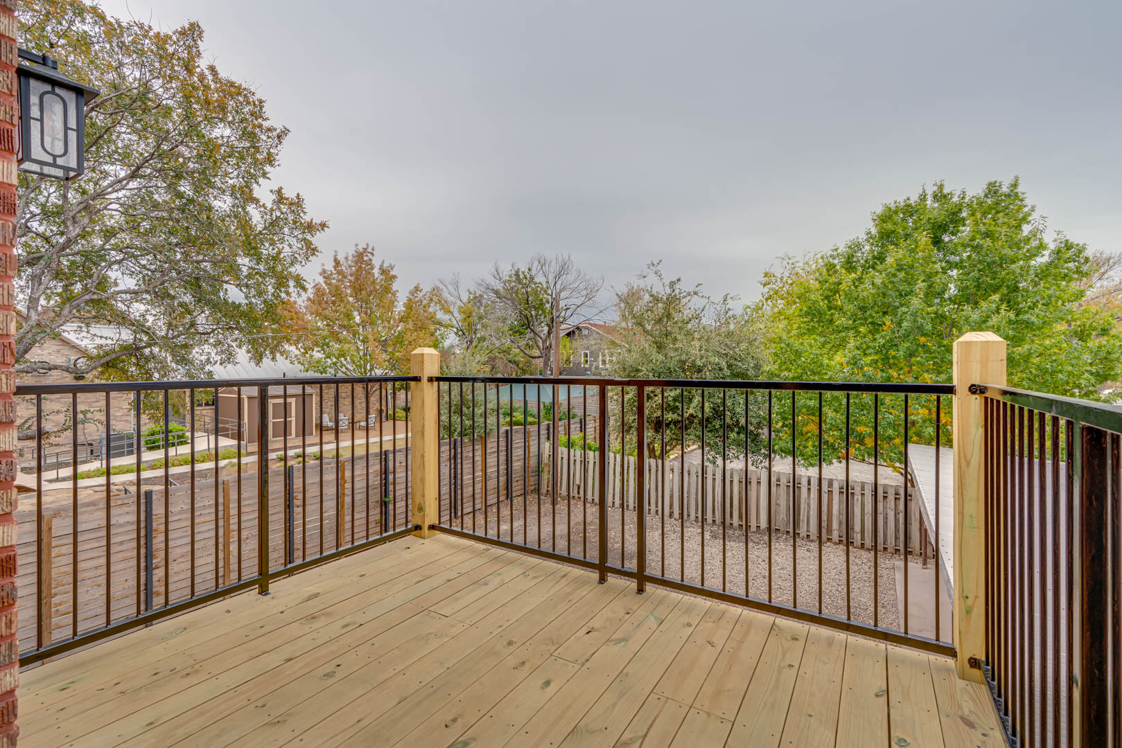 Shared Patio - 316 W Cypress St