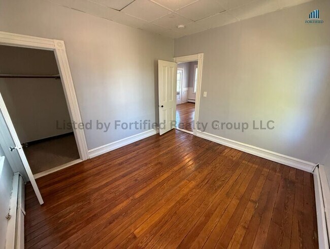 Building Photo - 76 Stetson St