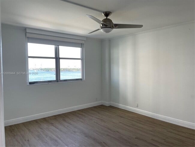 Building Photo - 5 Island Ave