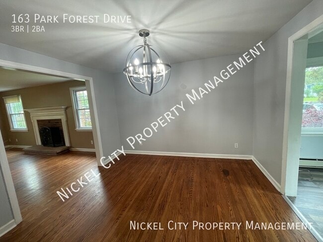 Building Photo - 163 Park Forest Dr