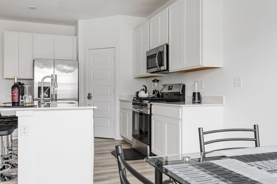 Building Photo - 17355 Wellburn Dr