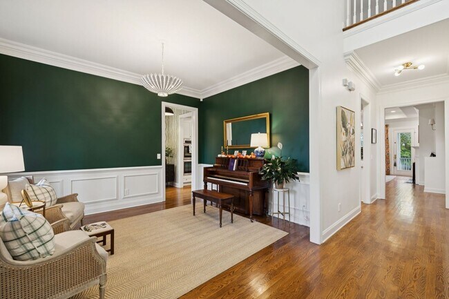 Building Photo - Luxury Executive Rental in Highlands of La...