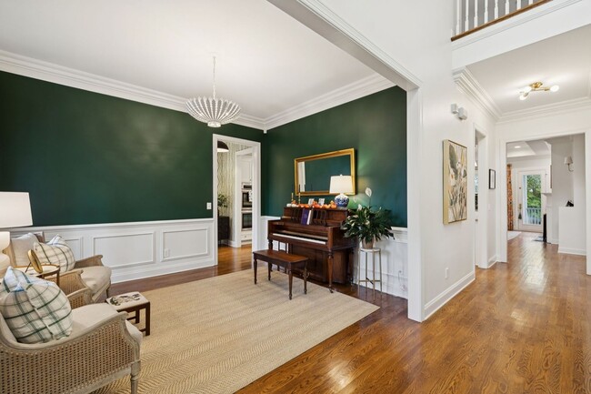 Building Photo - Luxury Executive Rental in Highlands of Ladd Park