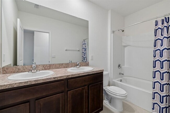 Building Photo - 17053 Oval Rum Dr