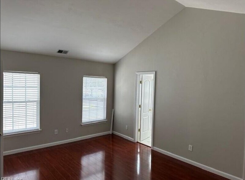 Building Photo - 4404 Glen Ellert Ct