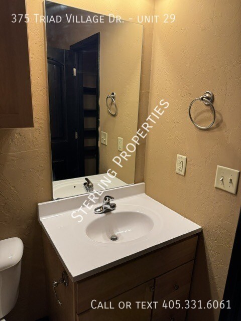 Building Photo - 375 Triad Village Dr
