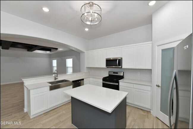 Building Photo - 142 Ruth Trl