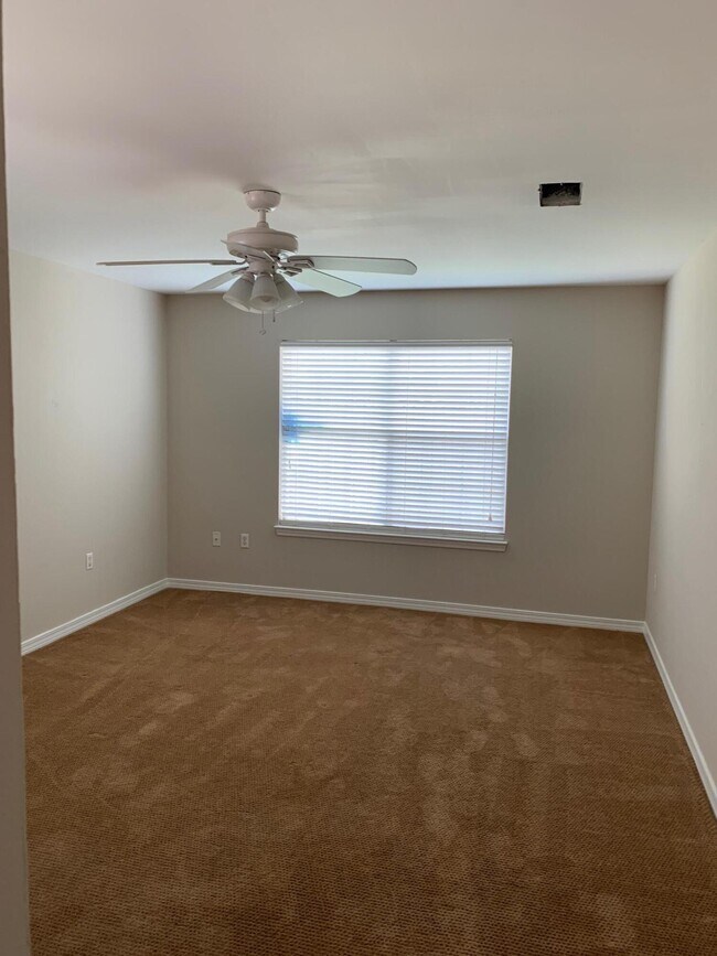 Building Photo - 4650 Windstarr Dr