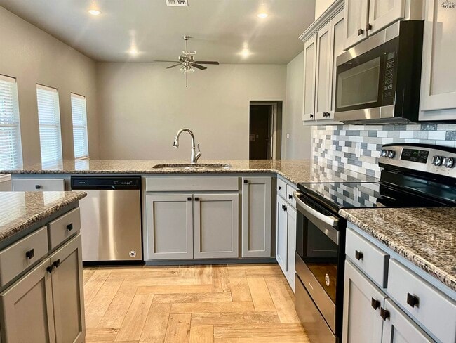 Building Photo - 5021 Olivia Ln