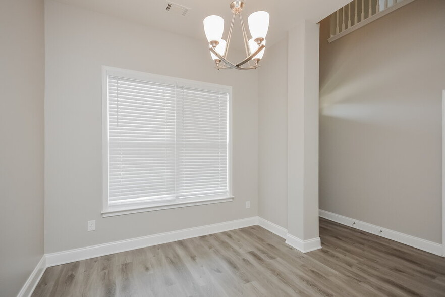 Building Photo - 1225 Heartwood Ave