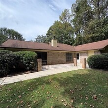 Building Photo - 1226 Shannon Way SW