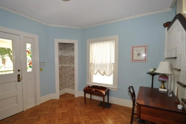 Building Photo - 4-Bedroom Single Family Home in the Desirable Park Ave Area!