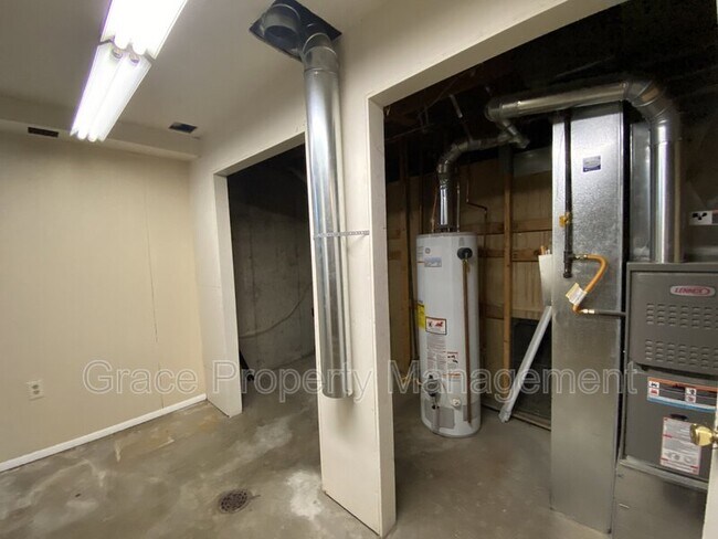 Building Photo - 2141 E 119th Pl