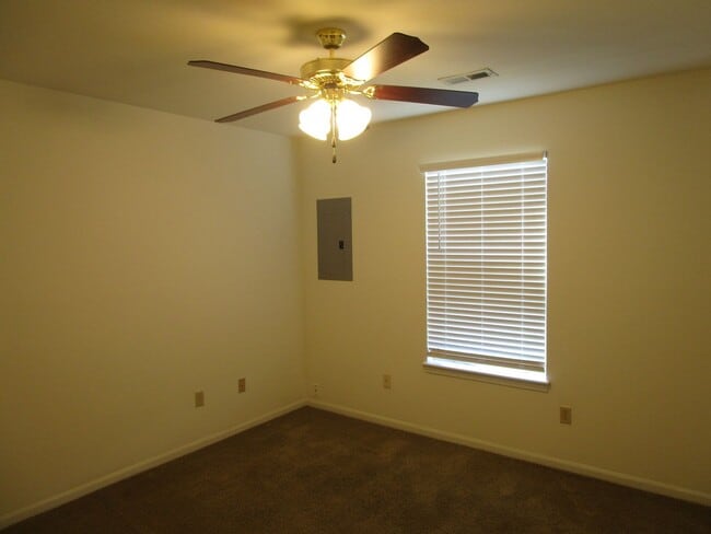 Building Photo - 2412-2414 Calder Ct.