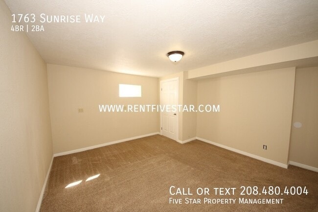 Building Photo - 1763 Sunrise Way