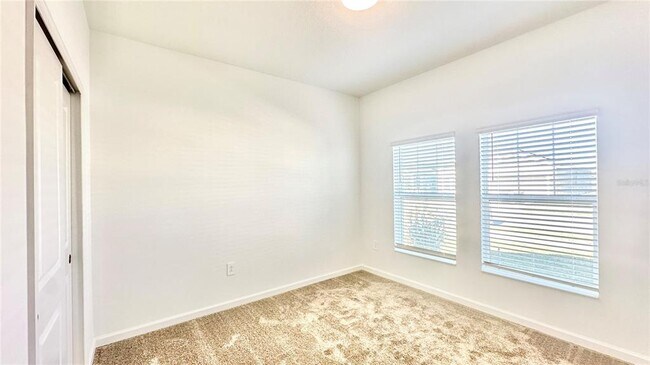 Building Photo - 683 Daring Dr