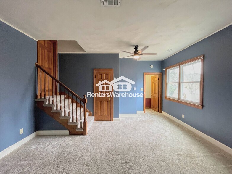 Building Photo - 344 Cedar Ln