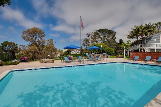 Building Photo - Fairway at Big Canyon