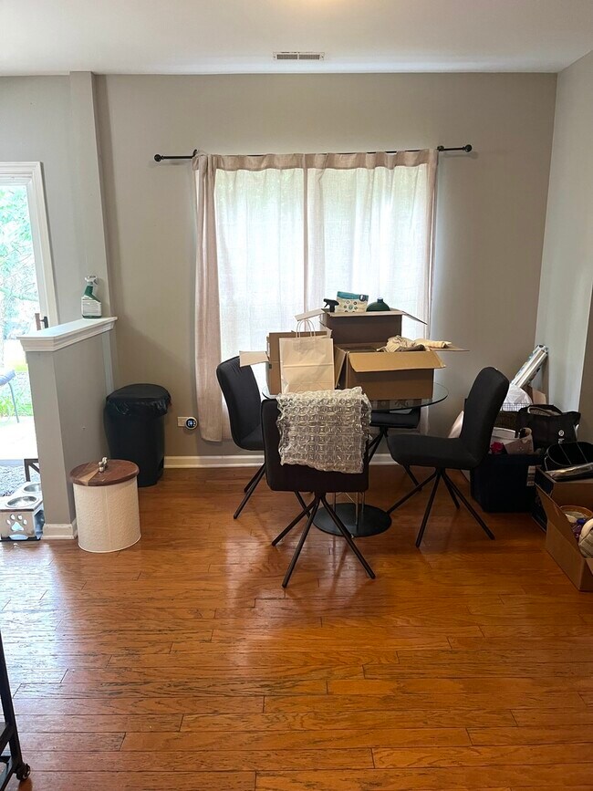 Building Photo - 1250 N Split Oak Cir