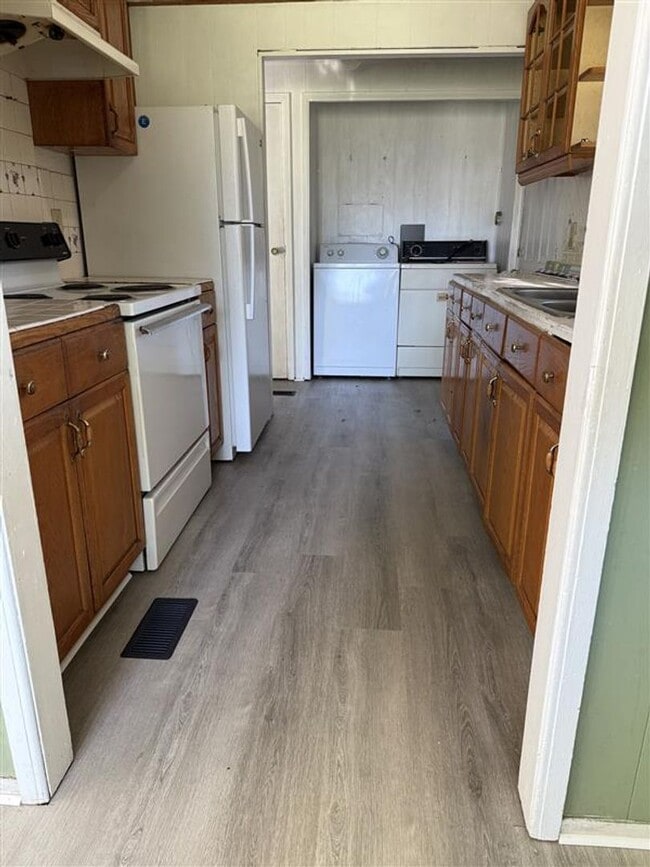 Building Photo - Country Living 2 Bedroom 2 Bathroom
