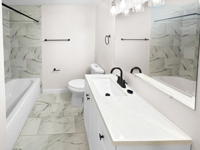 Building Photo - 340 Possum Ct