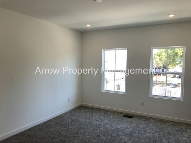 Building Photo - Immaculate new construction in the Nations!