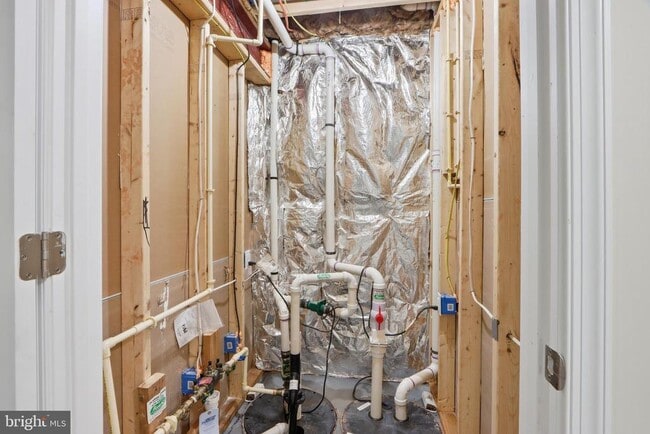 Building Photo - 410 Thelma Rd